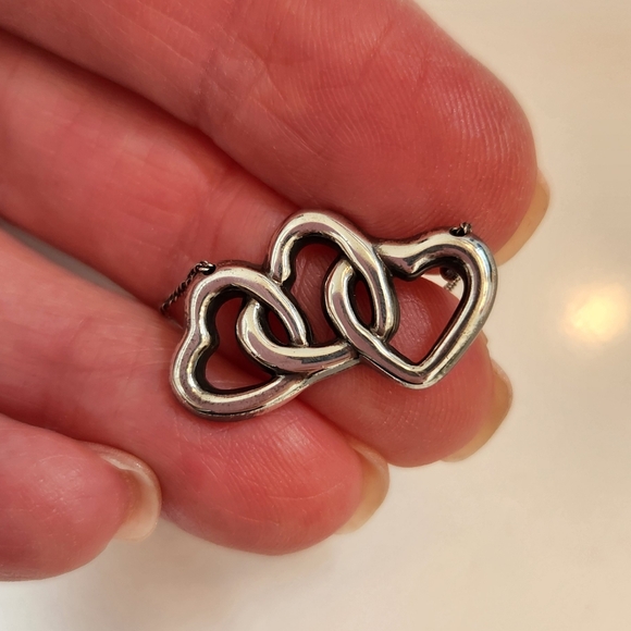 - Tiffany and Co Three Heart Necklace - Picture 2 of 8